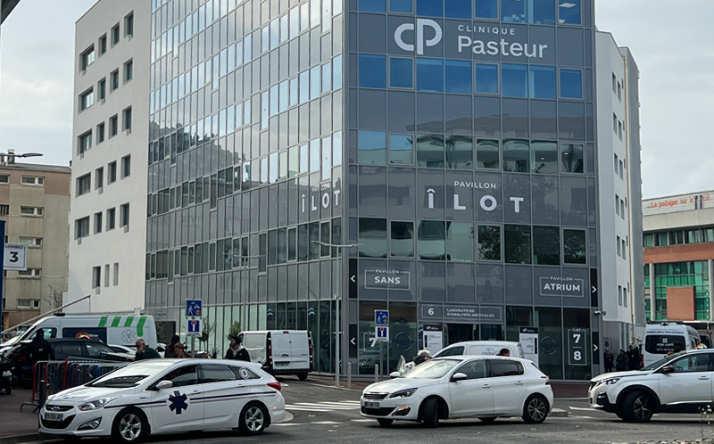 Signalétique Bâtiment Consultations Clinique Pasteur